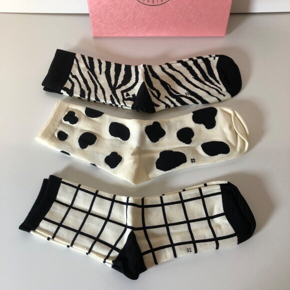 Dokutoku Animal Patterned Crew Socks Gift Box Set 3 Pairs Womens Black White NEW - Picture 2 of 5